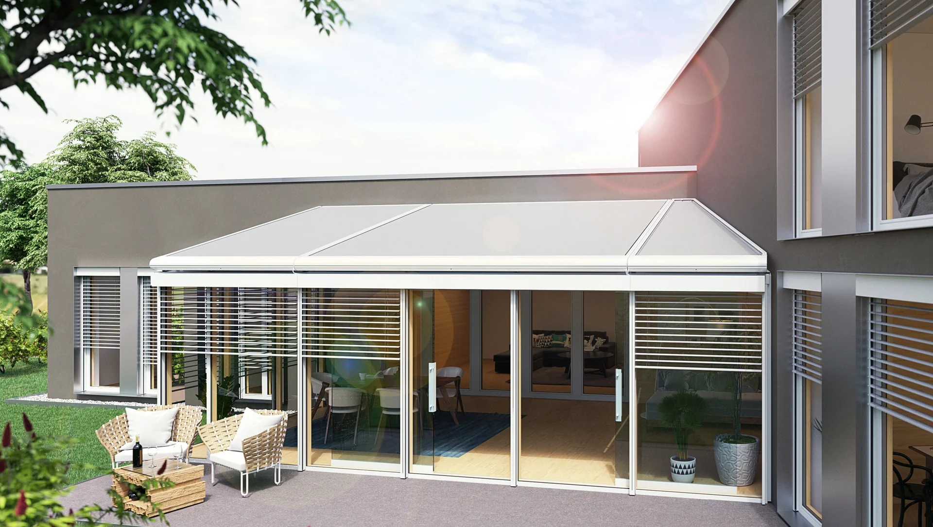 Moderne Terrassenüberdachung mit stilvollen Gartenmöbeln